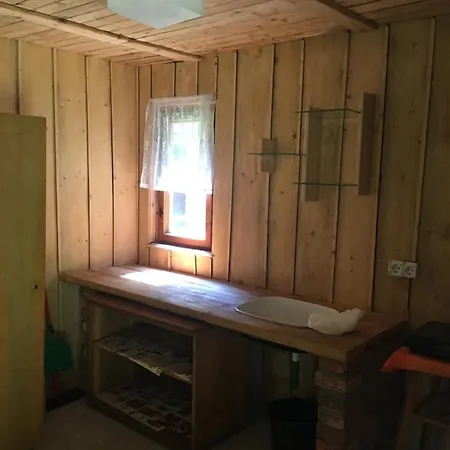 Rodinne Ubytovani V Chatech Sruby Relax Zivohost'