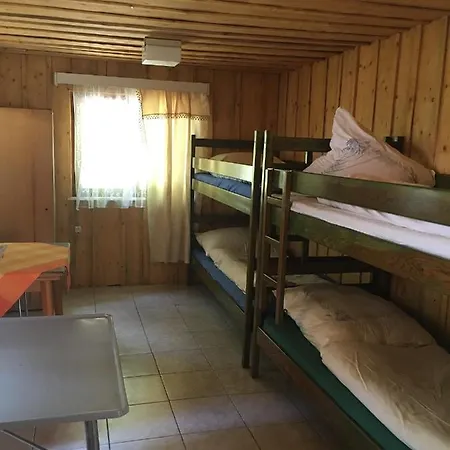 Rodinne Ubytovani V Chatech Sruby Relax Zivohost' * Krecovice