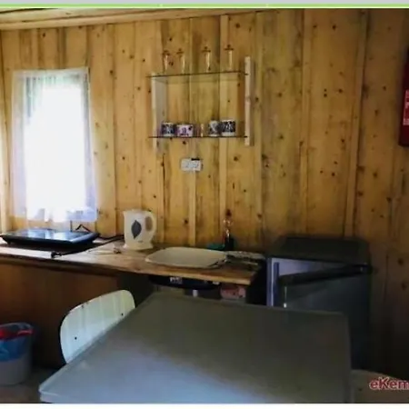 Rodinne Ubytovani V Chatech Sruby Relax Zivohost' База отдыха Krecovice